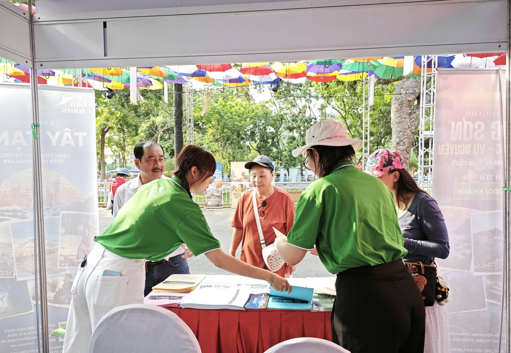 Các chương trình ưu đãi&nbsp;giúp tăng khả năng tiếp cận và thúc đẩy quyết định mua tour của khách hàng.