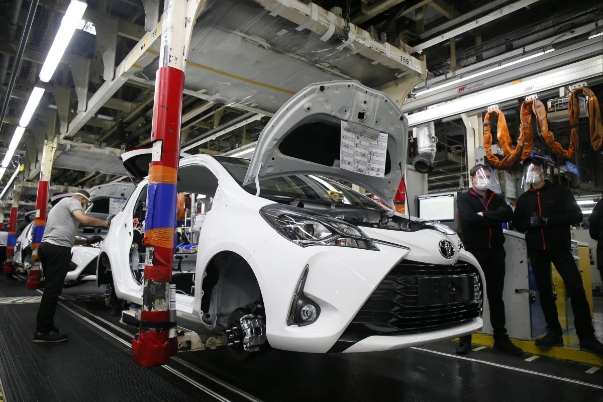 Từ Hybrid đến EV: Khoảng cách và cuộc rượt đuổi sinh tồn nghẹt thở của người Nhật