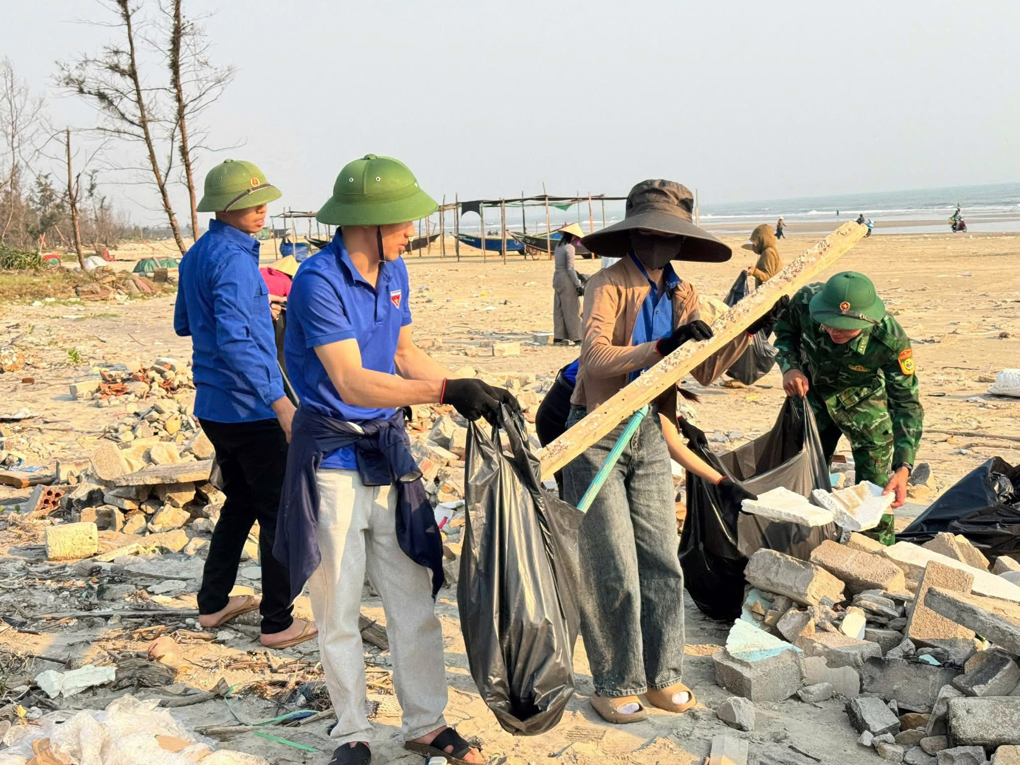 Môi trường biển Hà Tĩnh “thay áo mới”, sẵn sàng đón mùa du lịch 2026
