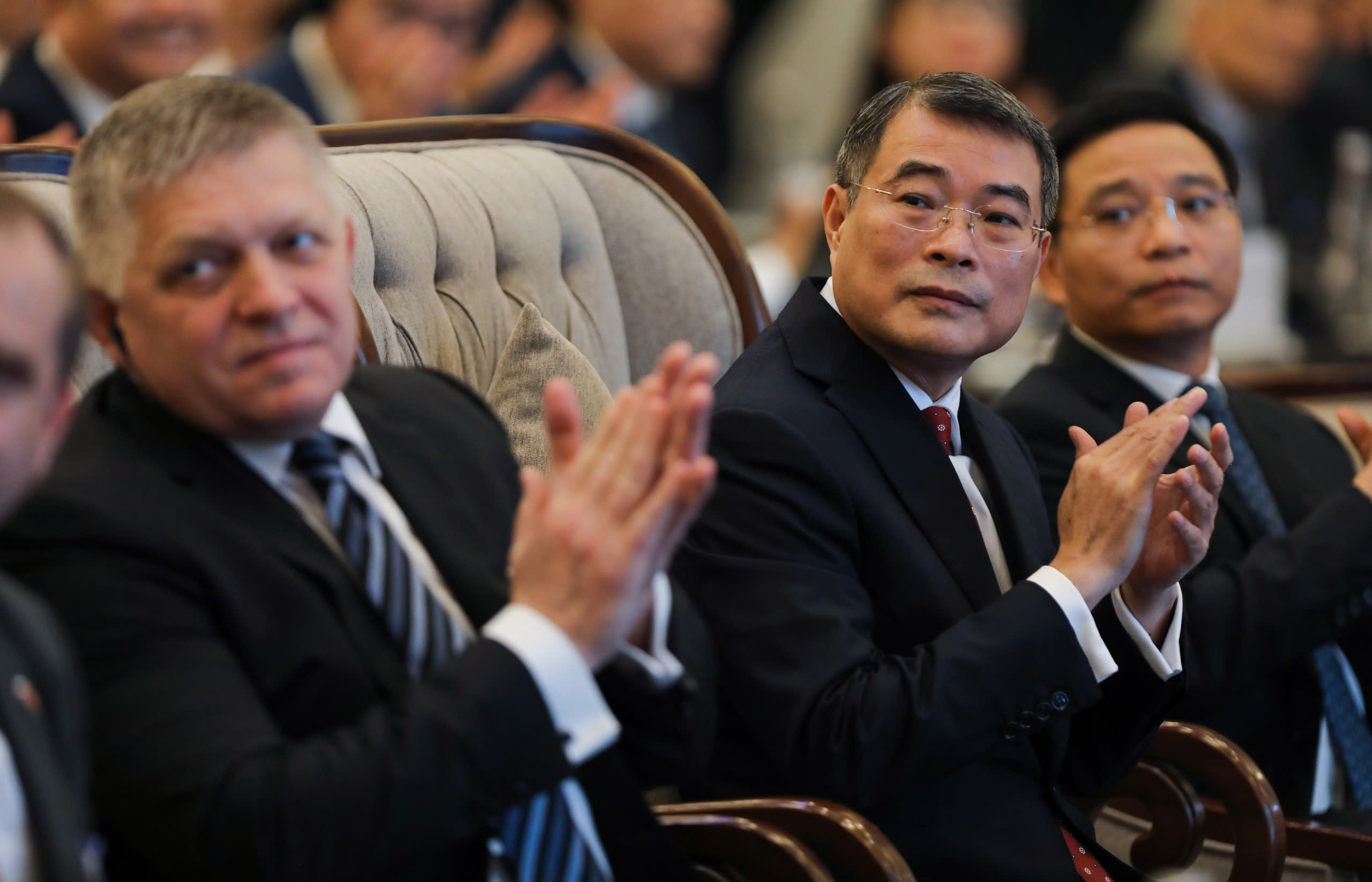 Thủ tướng Chính phủ Việt Nam Lê Minh Hưng và Thủ tướng Cộng hòa Slovakia Robert Fico tại&nbsp;Diễn đàn. (Ảnh : Việt Dũng)