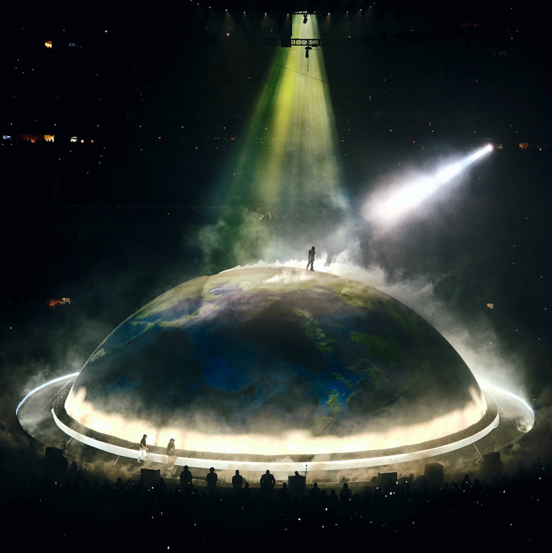 Sân khấu “The Giant Earth” của&nbsp;Kanye West.