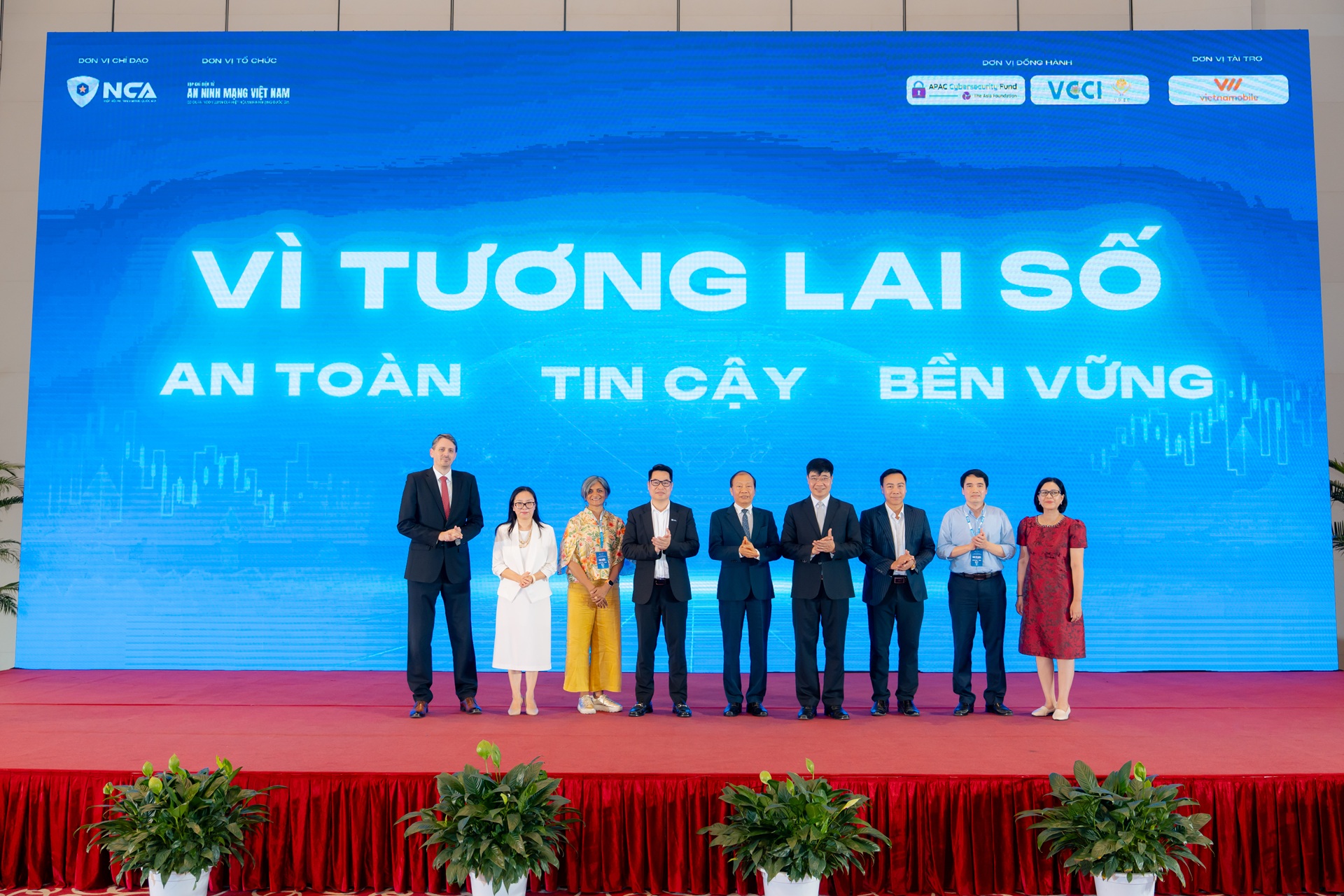 Tại Diễn đàn đã diễn ra Lễ phát động sáng kiến hỗ trợ PG88 Link Dễ Nhớ Pg88.com vừa và nhỏ