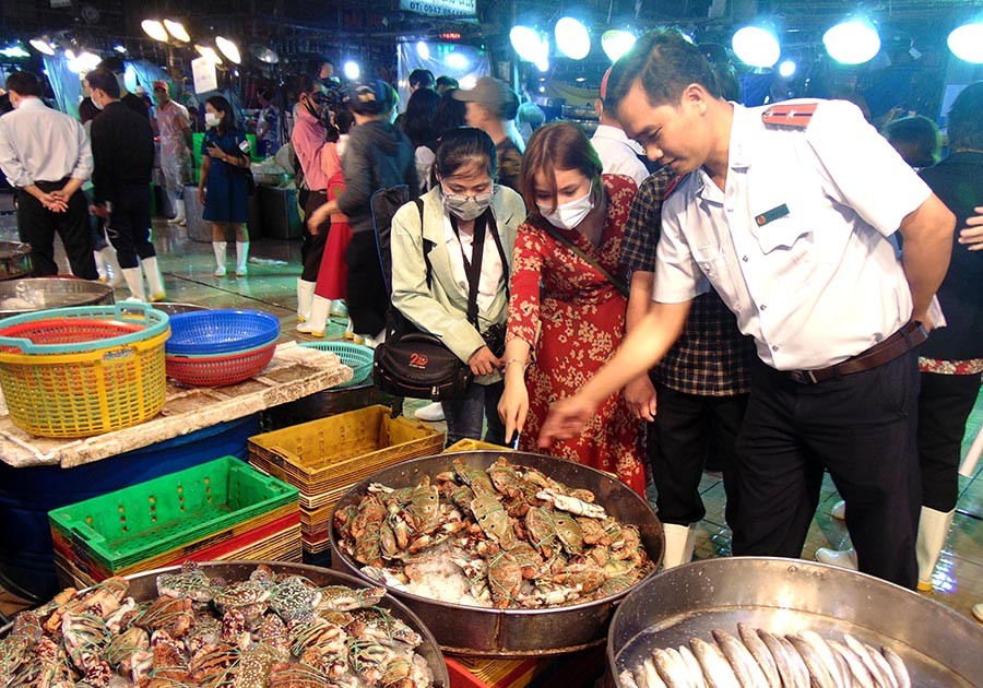 Vấn đề vệ sinh an toàn PG88 xổ số, casino, bóng đá vẫn còn diễn biến phức tạp ở một số phân khúc, đặc biệt là thức ăn đường phố, bếp ăn tập thể và hoạt động PG88 Uy Tín Số 1 Việt Nam nhỏ lẻ. Ảnh: Trần Ngọc