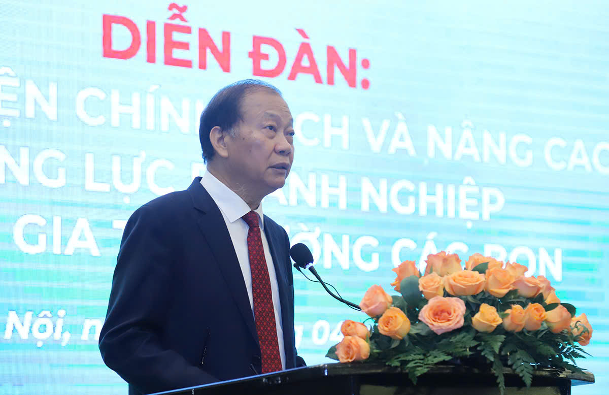 Ông Hoàng Quang Phòng, Phó Chủ tịch VCCI phát biểu tại diễn đàn.