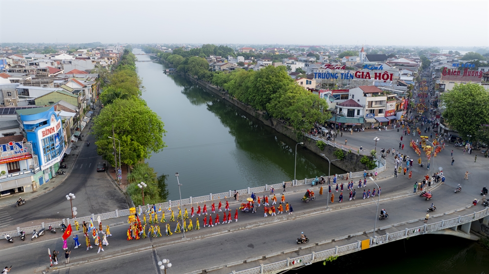 Link Đăng Nhập PG88 Chính Thức 2026 và du khách hòa mình vào dòng người hành lễ.