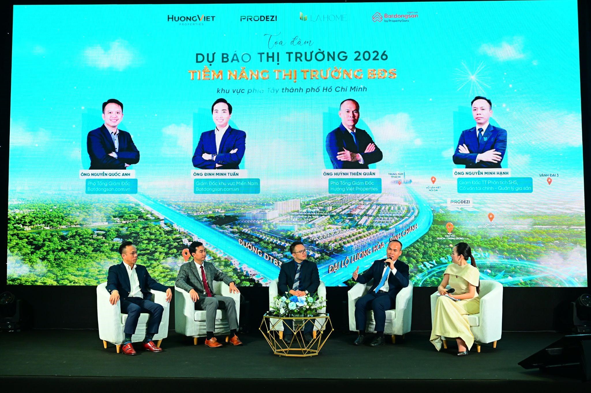 Các chuyên gia tại sự kiện “Tiêu điểm thị trường bất động sản TP.HCM: Tiềm năng và triển vọng phía Tây” ngày 19/4. Ảnh:&nbsp;LA Home.