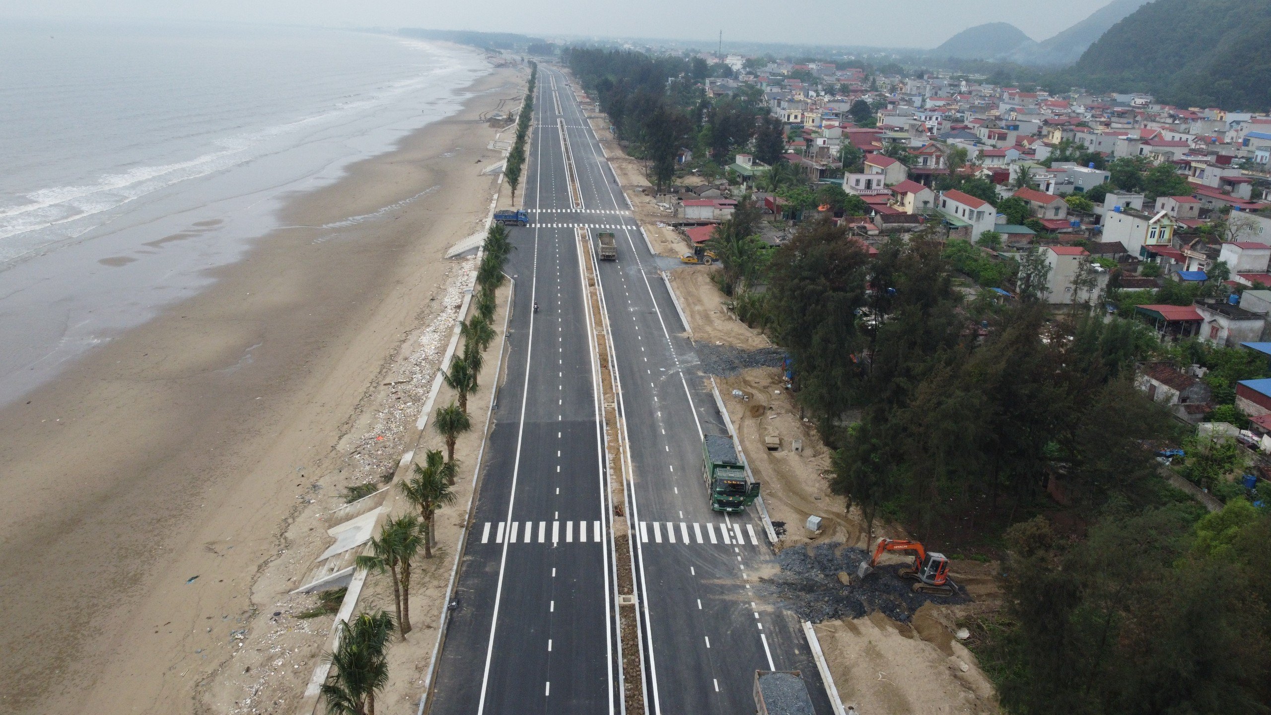 Tuyến đường ven biển 220 tỷ đồng dọc xã Hải Tiến, Thanh Hoá