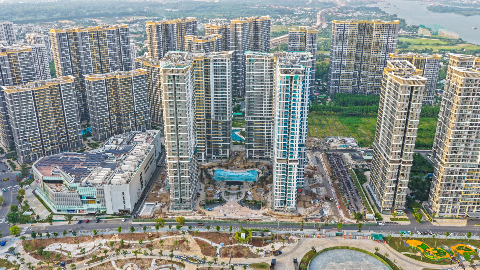Thị trường bất động sản được “tiếp lực” từ bức tranh vĩ mô tích cực