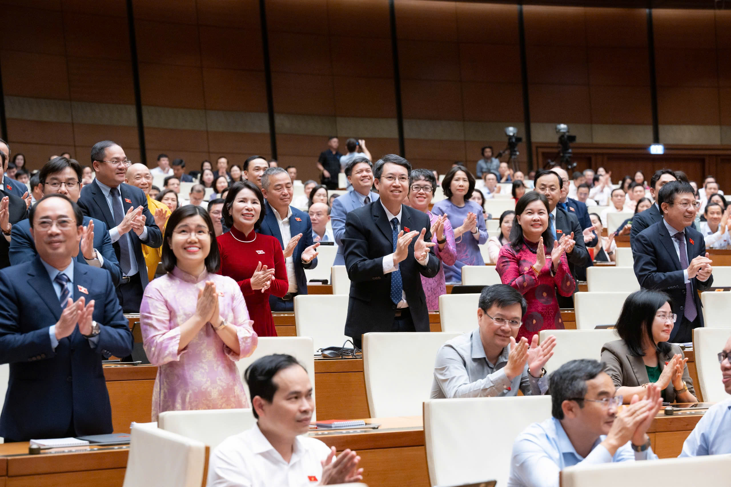 Link Trang Chủ PG88.Com Mới #2026 thông qua Luật Thủ đô (sửa đổi), trao thêm thẩm quyền đặc thù cho Hà Nội