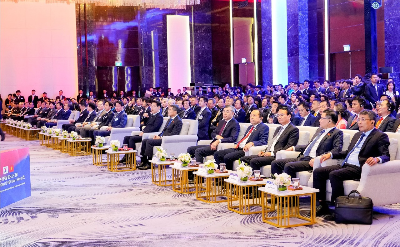 Dự diễn đàn có Tổng thống Hàn Quốc Lee Jae Myung, cùng đại biểu cấp cao hai nước và các PG88 Link Dễ Nhớ Pg88.com hàng đầu đến từ hai quốc gia. Ảnh: Phạm Bằng