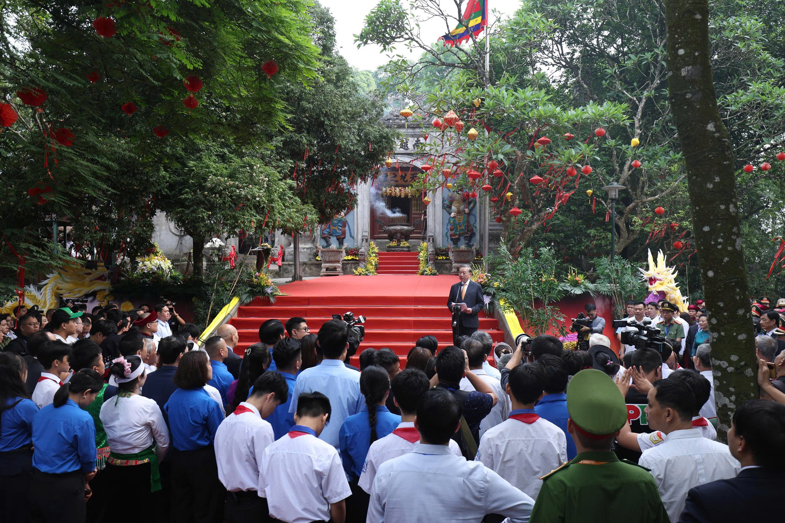 Tổng Bí thư, Chủ tịch nước phát biểu tại Đền Thượng.&nbsp;Ảnh do&nbsp;Sở Văn hoá, Thể thao và Du lịch tỉnh&nbsp;Phú Thọ cung cấp.&nbsp;