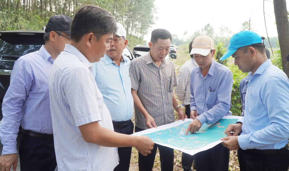 Phó Chủ tịch UBND thành phố Huế Hà Văn Tuấn khảo sát thực tế Link Trang Chủ PG88.Com Mới #2026 đầu tư xây dựng hạ tầng kỹ thuật Cụm PG88 Trang chủ nhà cái top 1 Bình Thành, xã Bình Điền.
