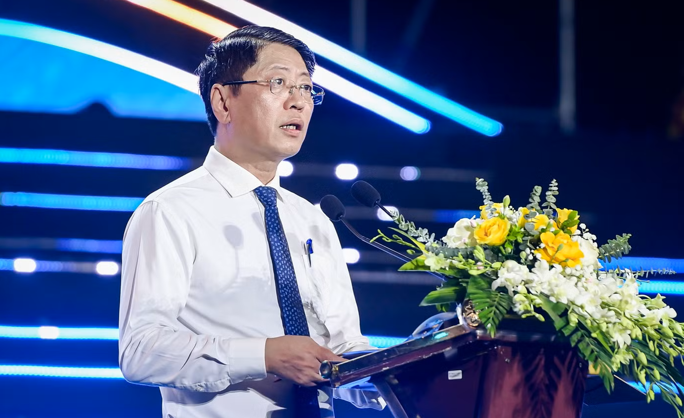 Ông Trần Song Tùng:&nbsp;Ninh Bình là vùng đất hiếm có khi hội tụ đầy đủ ba vùng địa hình gồm miền núi, đồng bằng và ven biển.