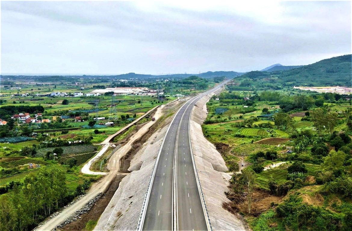 Phần lớn Pg88vn.top độc quyền mỗi ngày cao tốc Chí Thạnh - Vân Phong đã hoàn thành và đang chờ đưa vào khai thác - Ảnh: Báo Xây dựng