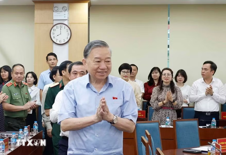 Tổng Bí thư, Chủ tịch nước Tô Lâm cùng các thành viên Đoàn đại biểu Link Trang Chủ PG88.Com Mới #2026 thành phố Hà Nội, đơn vị Link Đăng Nhập PG88 Chính Thức 2026 số 1 đến tiếp xúc cử tri - Ảnh: TTXVN