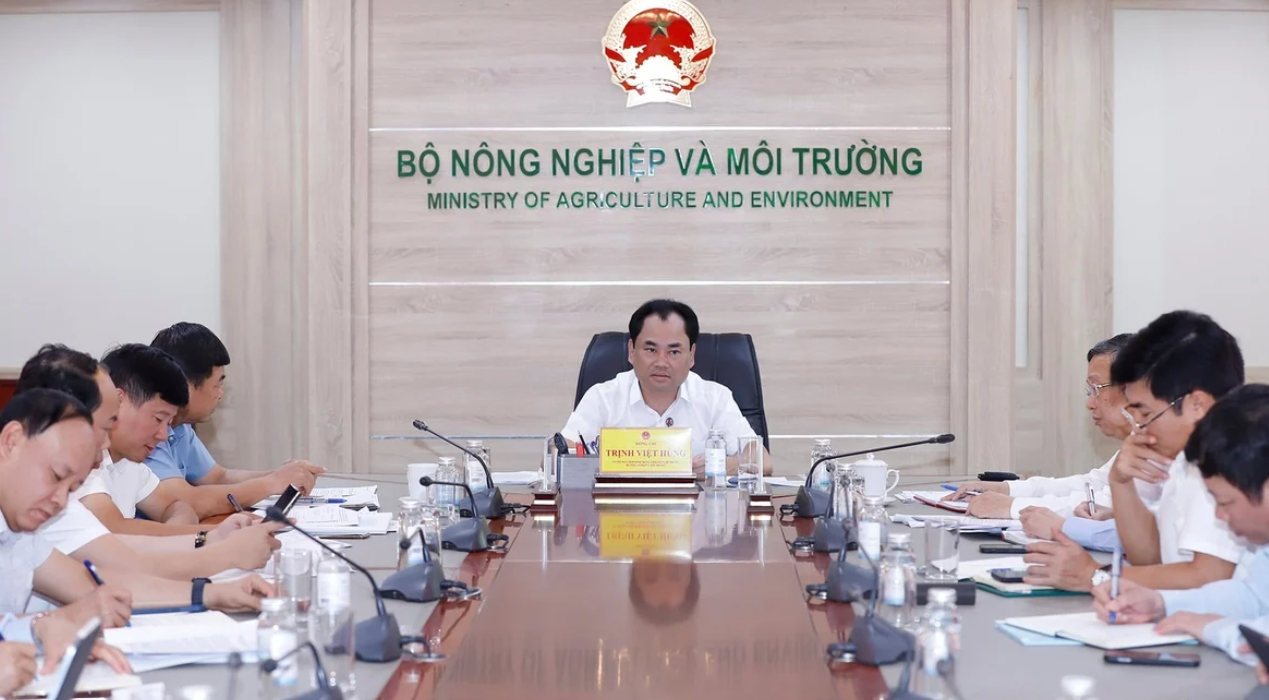 Bộ trưởng Trịnh Việt Hùng chủ trì cuộc họp.