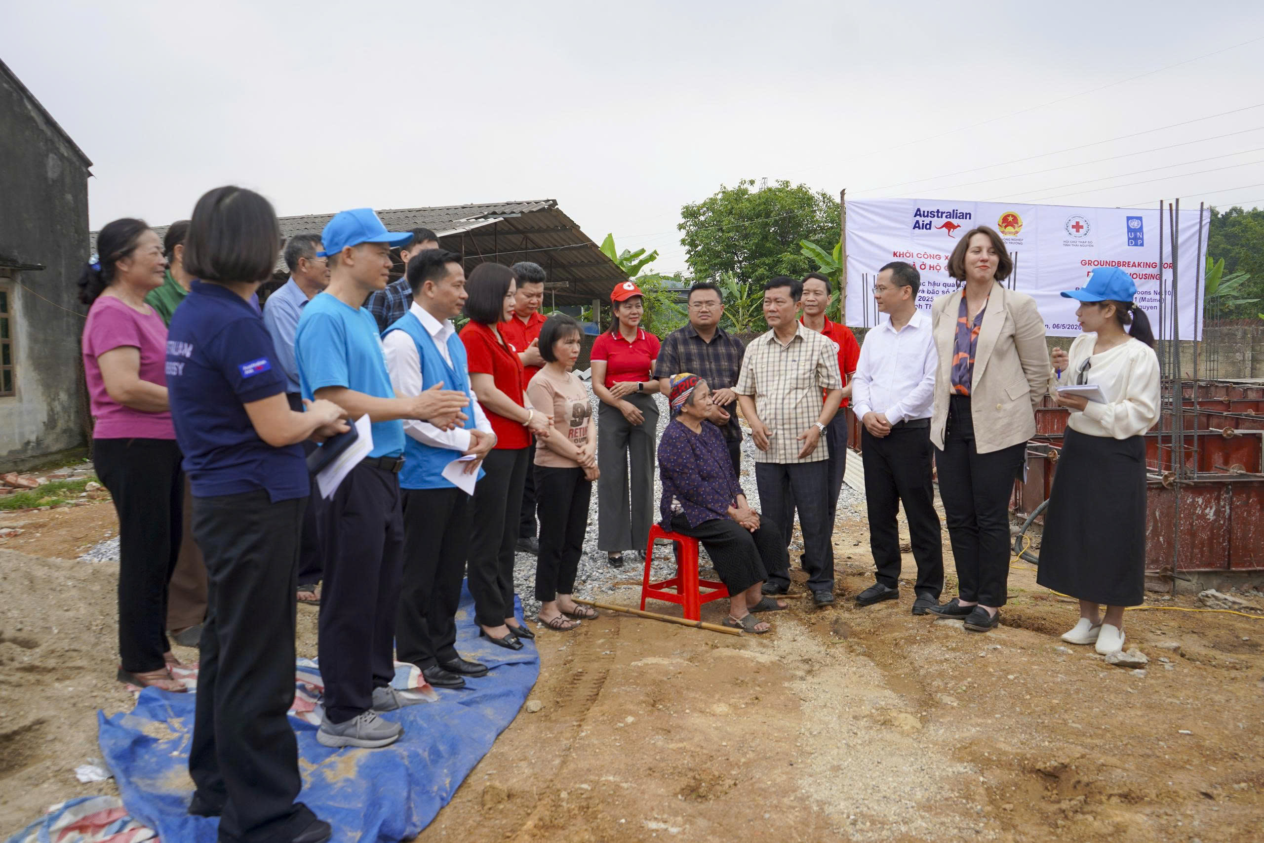 Những Link Đăng Nhập PG88 Chính Thức 2026 được bàn giao nhà rất hạnh phúc. Ảnh do UNDP cung cấp.