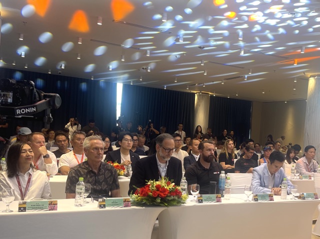 Các đại biểu trong nước và quốc tế tham dự họp báo và khai mạc giải. Ảnh Ngô Anh Văn