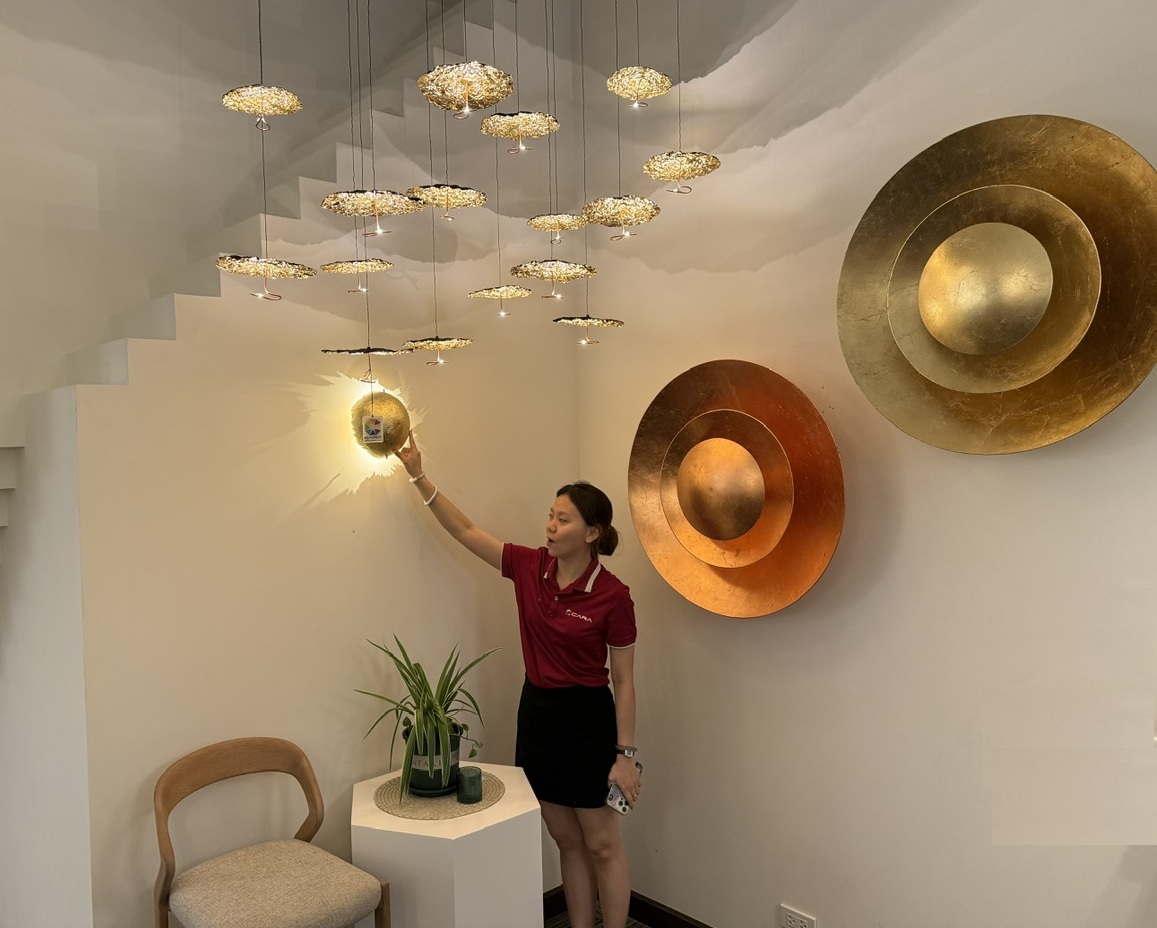 Cường độ, phổ màu và thời điểm tiếp xúc ánh sáng có thể ảnh hưởng trực tiếp đến chu kỳ ngủ - thức, mức độ tỉnh táo và khả năng tập trung - Ảnh minh họa.