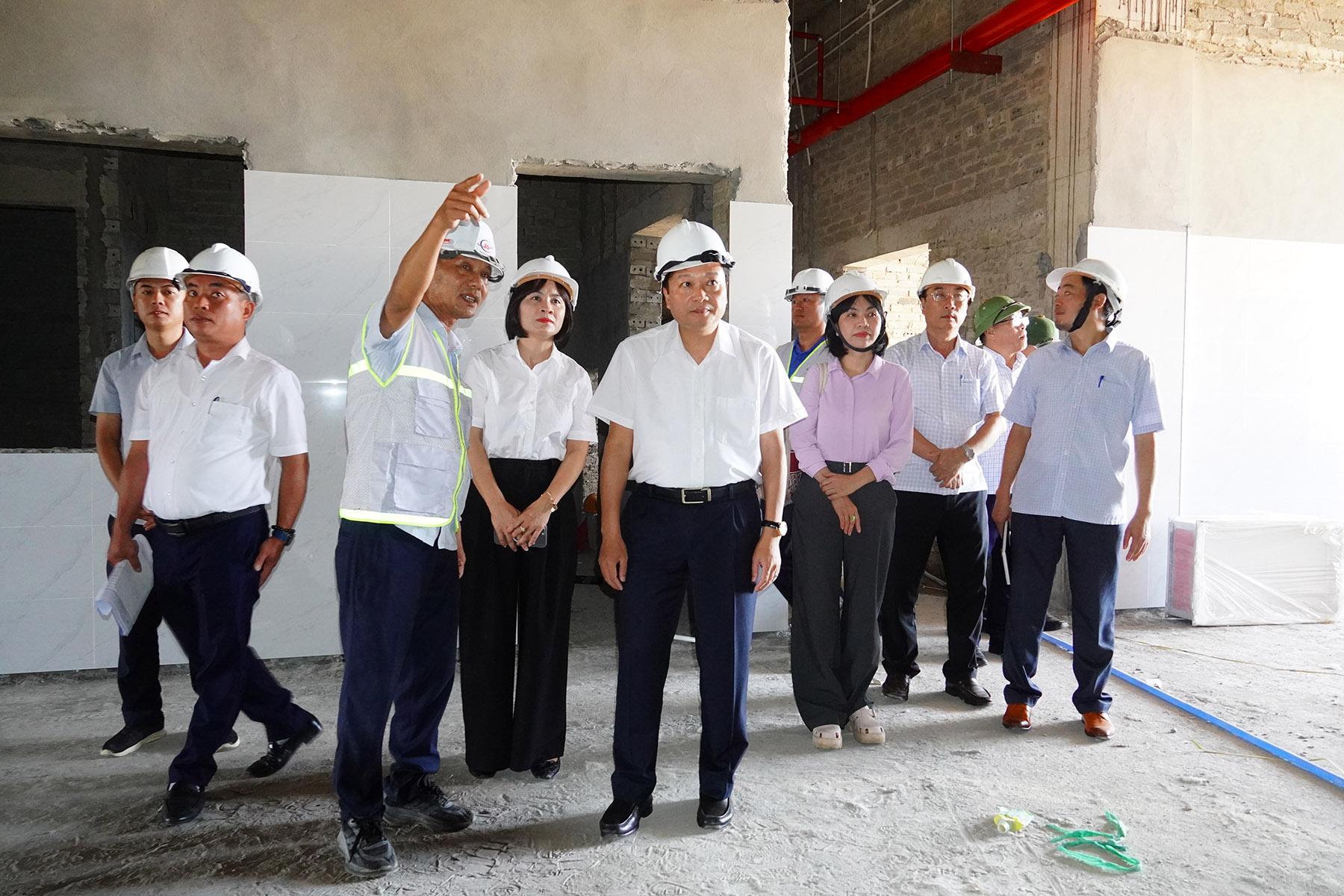 Chủ tịch UBND tỉnh Quảng Trị Lê Hồng Vinh kiểm tra tình hình thực hiện Pg88vn.top độc quyền mỗi ngày Bệnh viện Đa khoa Quảng Ninh (cơ sở 2)