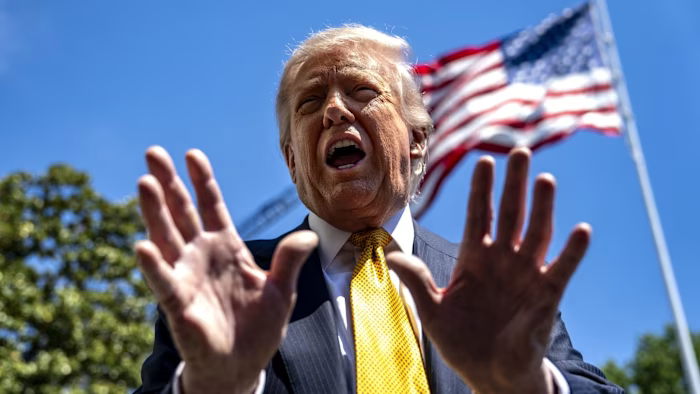 Ước tính chi phí mới được công bố ngay trước khi Tổng thống Mỹ Donald Trump rời Washington tới Bắc Kinh - Ảnh: Shutterstock