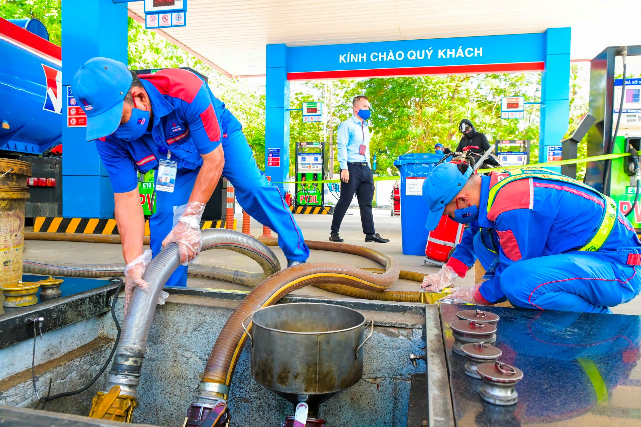 Gần 1.000 cửa hàng PVOIL bán xăng E10 từ ngày 15/5, phủ sóng toàn quốc
