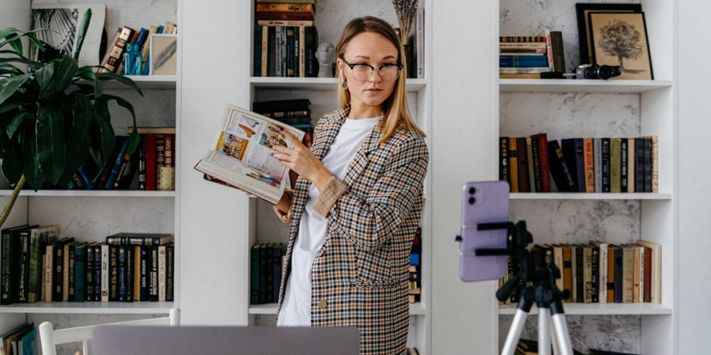 Hàng chục triệu bản sách được bán ra mỗi năm nhờ các đề cập trên BookTok.