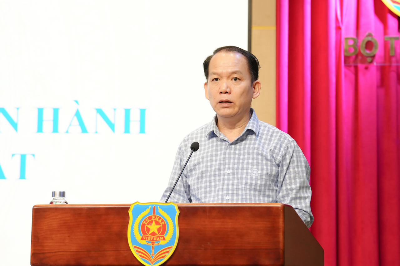 Bộ trưởng Bộ Tư pháp Hoàng Thanh Tùng phát biểu khai mạc Hội nghị.&nbsp;Ảnh: MOJ.