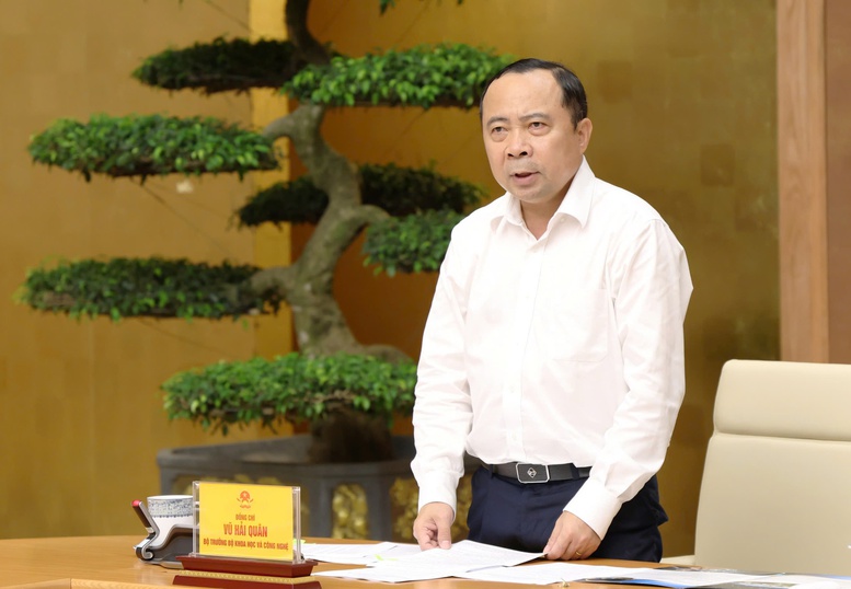 Bộ trưởng Bộ Khoa học và Công nghệ Vũ Hải Quân báo cáo tại Hội nghị - Ảnh: VGP