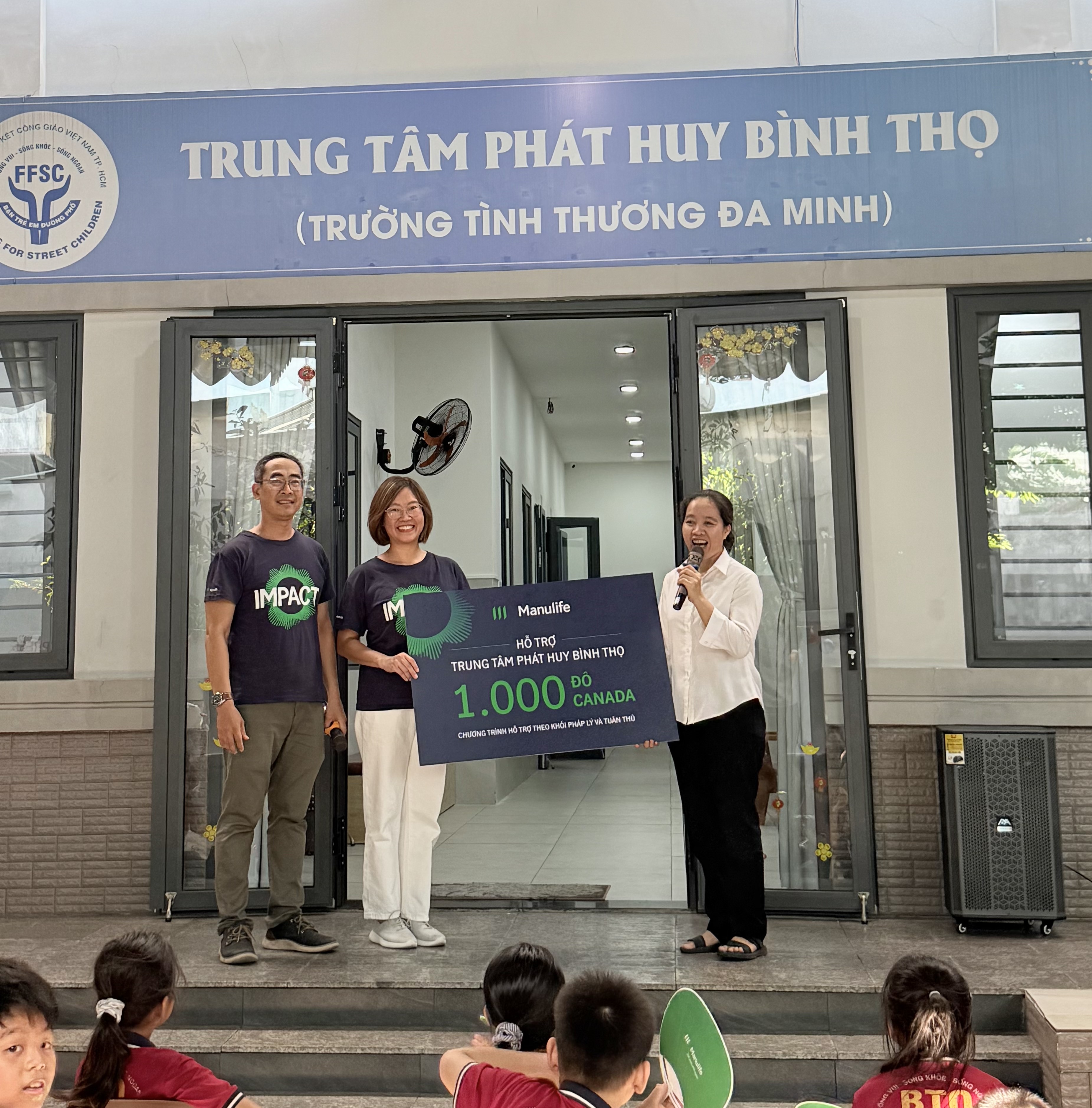 Với mỗi hoạt động thiện nguyện do nhân viên thực hiện, Tập đoàn Manulife đồng thời đóng góp 1.000 đô la Canada để gia tăng giá trị sẻ chia.&nbsp;Ảnh Hằng Vy.