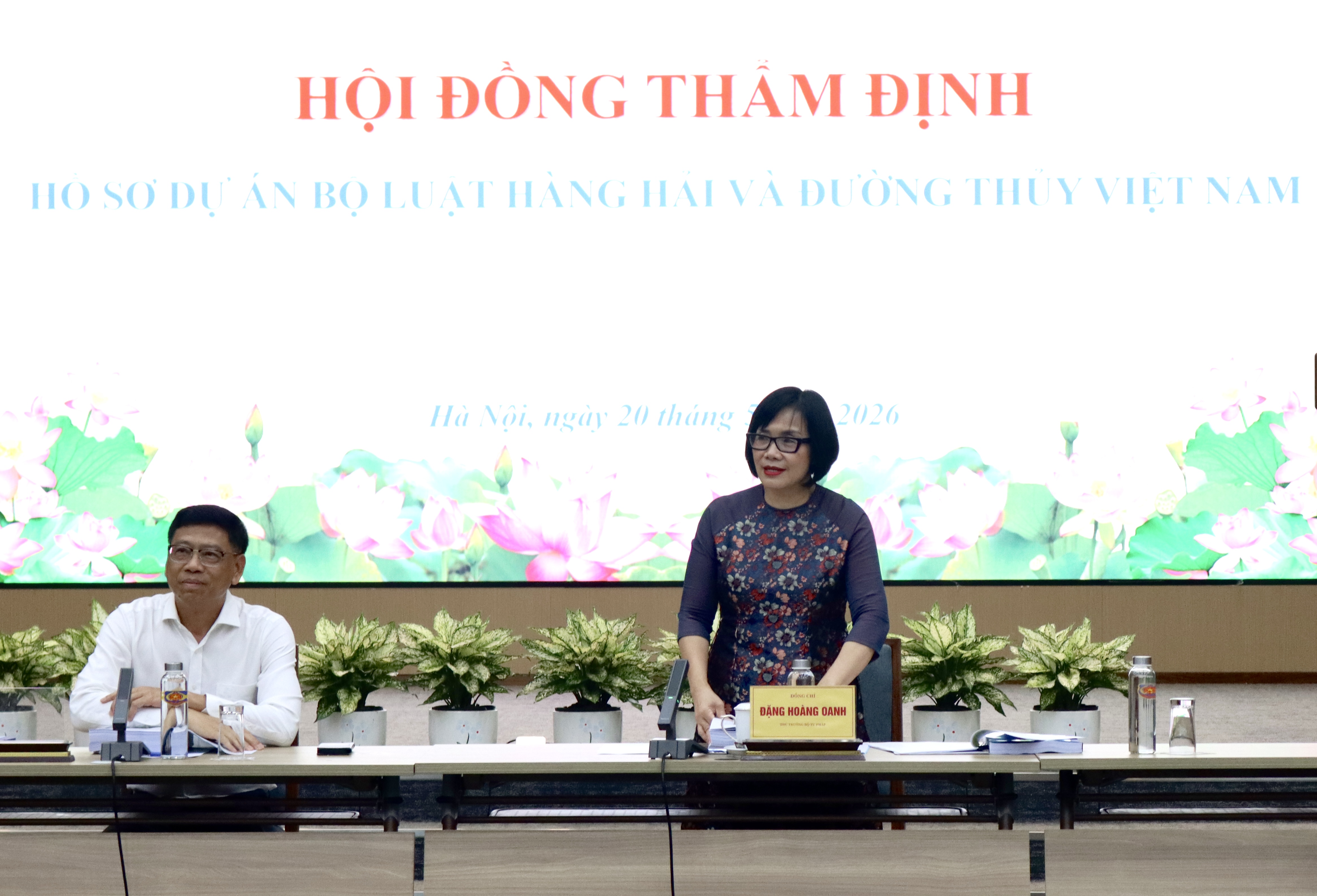 Thứ trưởng Đặng Hoàng Oanh phát biểu tại buổi thẩm định. Ảnh: MOJ.