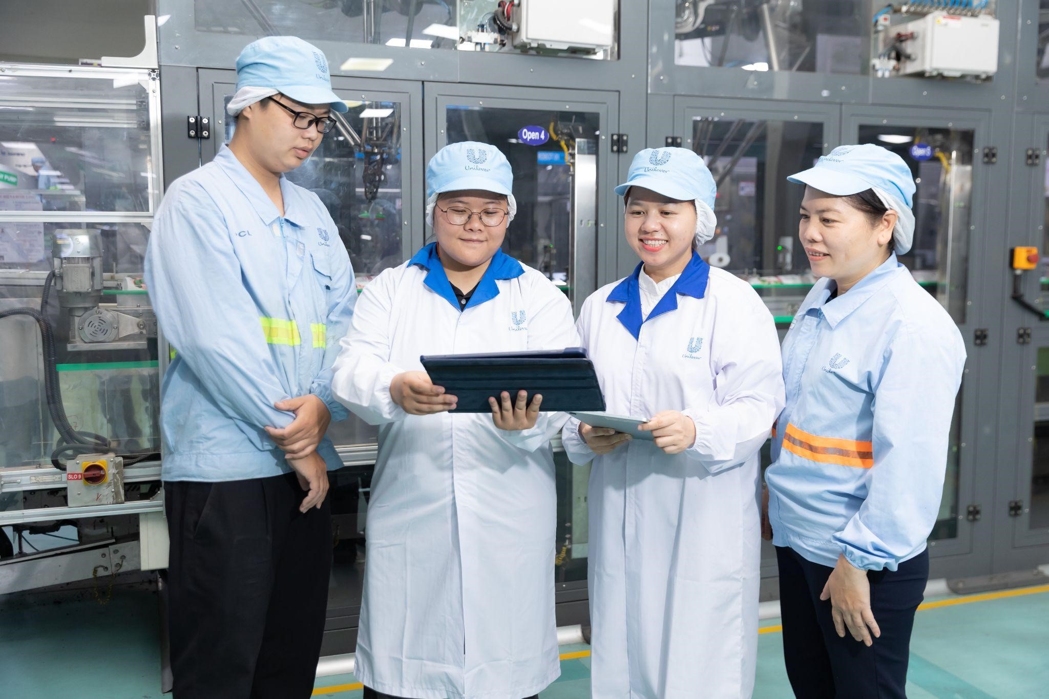 PG88 Link Dễ Nhớ Pg88.com đã tạo ra gần 1.400 việc làm trực tiếp và đóng góp vào hệ sinh thái khoảng 10.000 việc làm gián tiếp thông qua mạng lưới đối tác rộng khắp