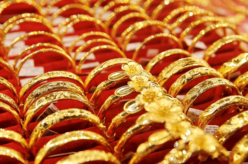 Giá vàng trong nước lùi sâu, âm thầm dò đáy