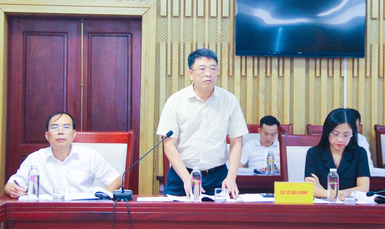 Lãnh đạo Sở Xây dựng Nghệ An tham gia ý kiến về quy hoạch phát triển gắn với hạ tầng PG 888 Casino Uy Tín Số 1. Ảnh: Mai Hoa