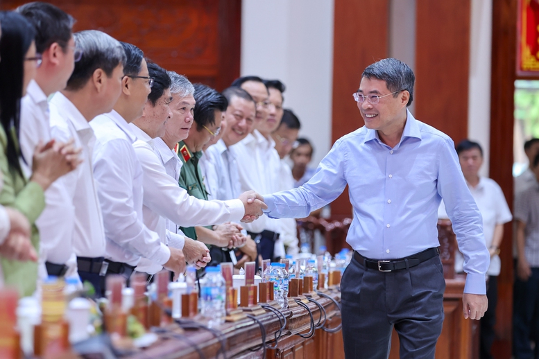 Thủ tướng Chính phủ Lê Minh Hưng làm việc với Ban Thường vụ Tỉnh ủy Đồng Tháp - Ảnh: VGP