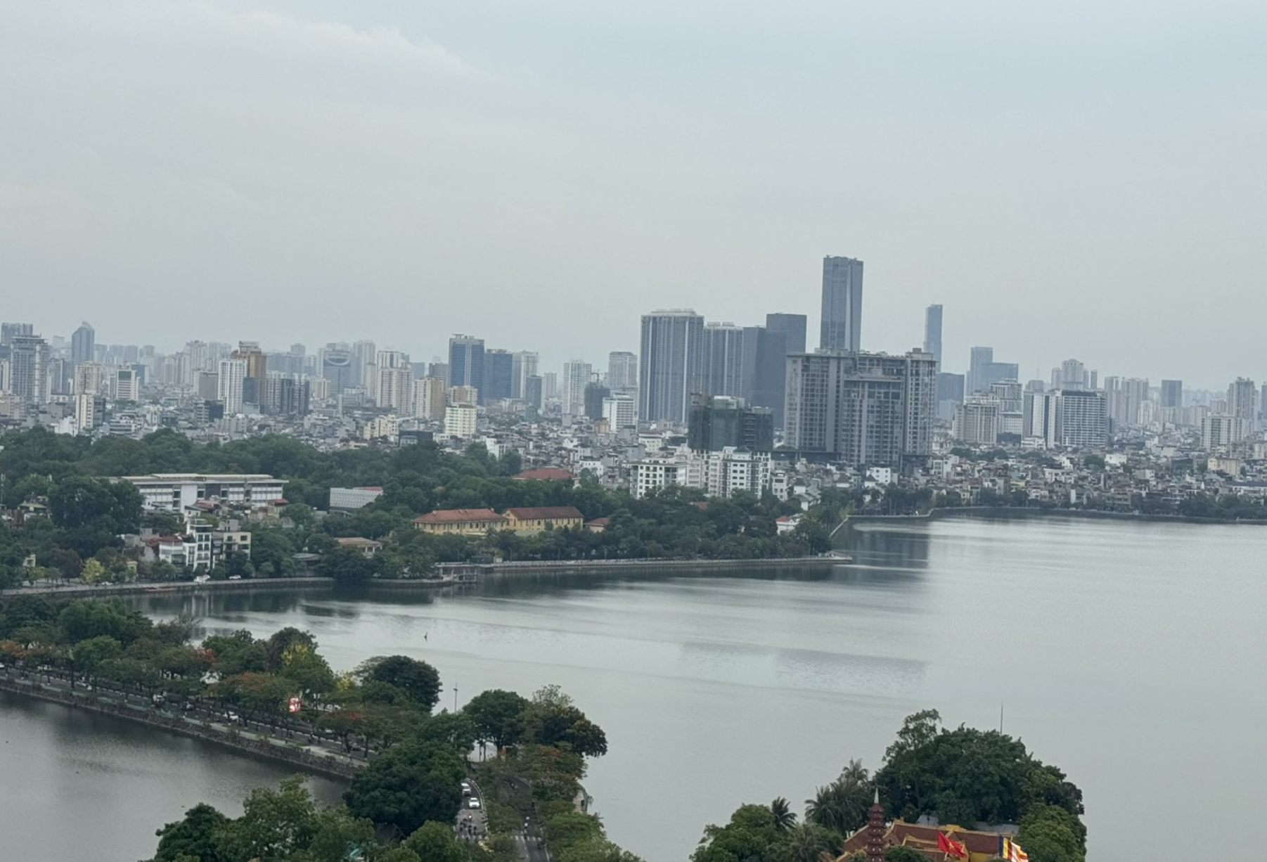 Một góc khu vực Hồ Tây hiện hữu&nbsp; - Dự kiến đường ven hồ sẽ được mở rộng