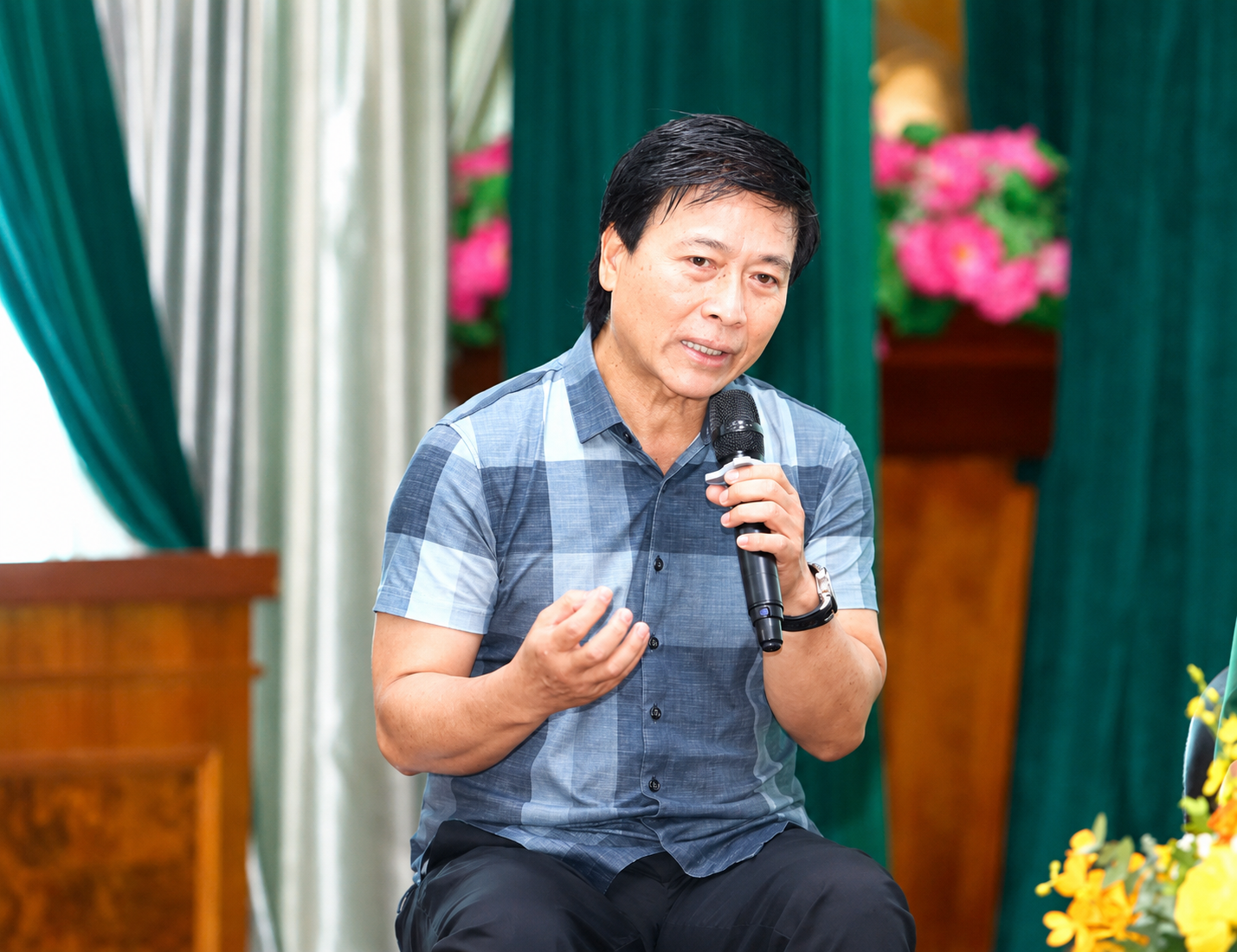Diễn viên Quốc Tuấn chia sẻ tại toạ đàm.&nbsp;