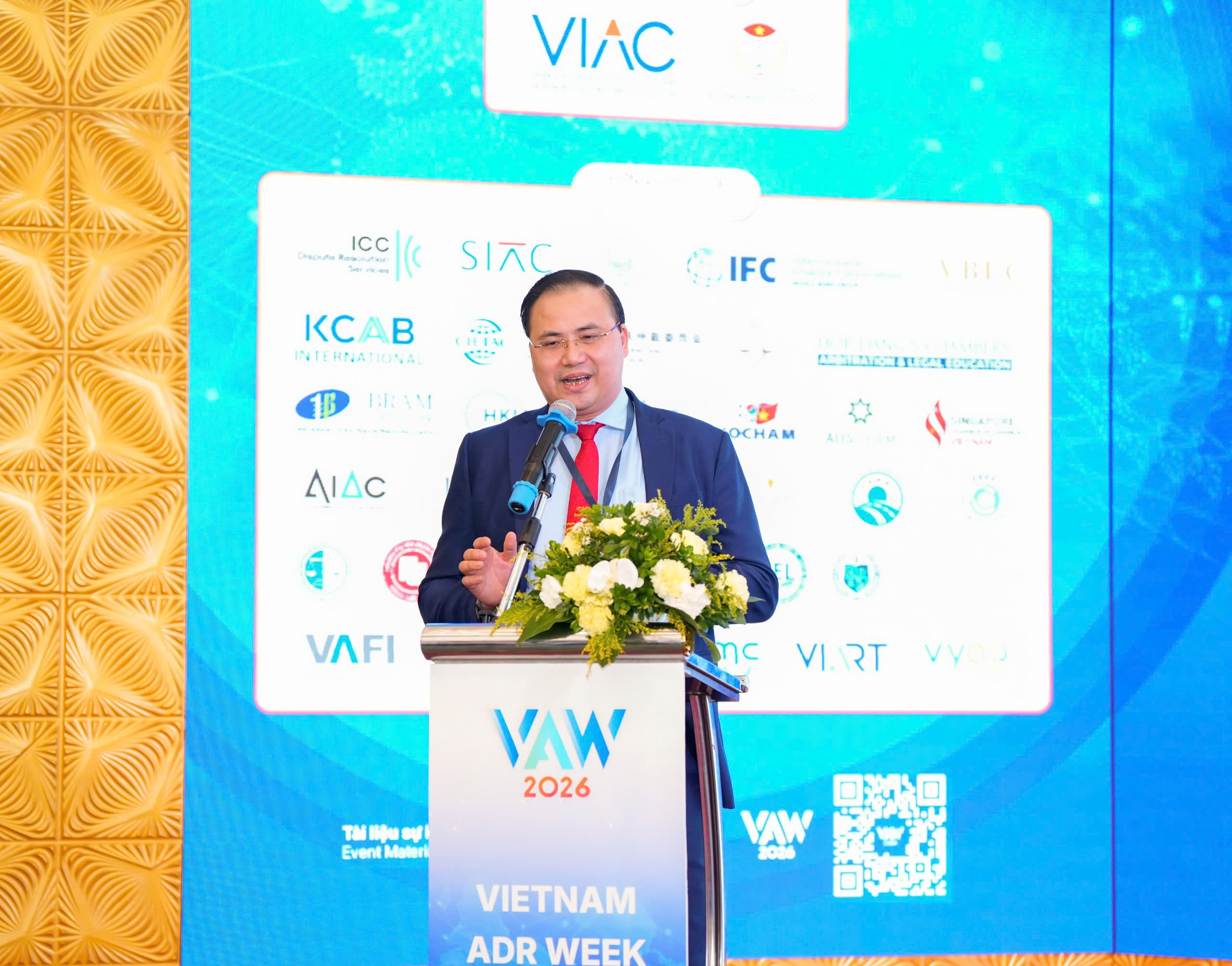 Luật sư Vũ Lê Bằng, Luật sư thành viên Nishimura & Asahi Việt Nam chia sẻ tham luận.