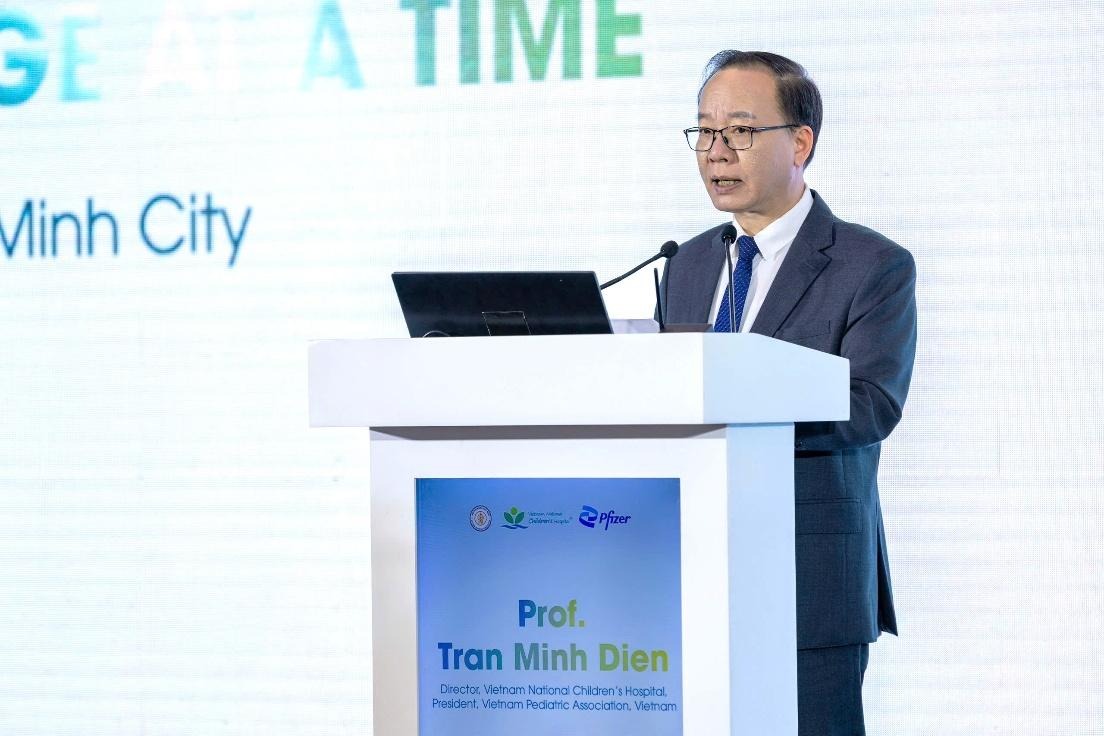 GS.TS.BS Trần Minh Điển, Giám đốc Bệnh viện Nhi Trung ương, phát biểu tại hội nghị.