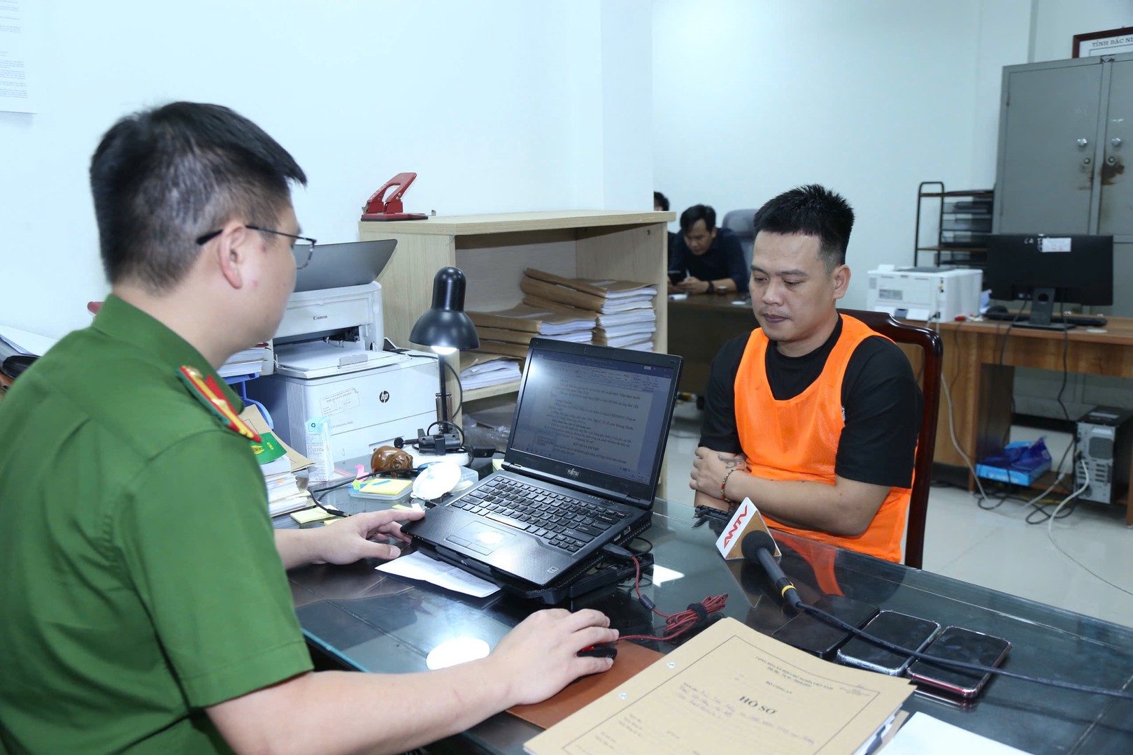 Bắc Ninh: Công an tỉnh khởi tố 10 bị can liên quan đường dây vận hành website 