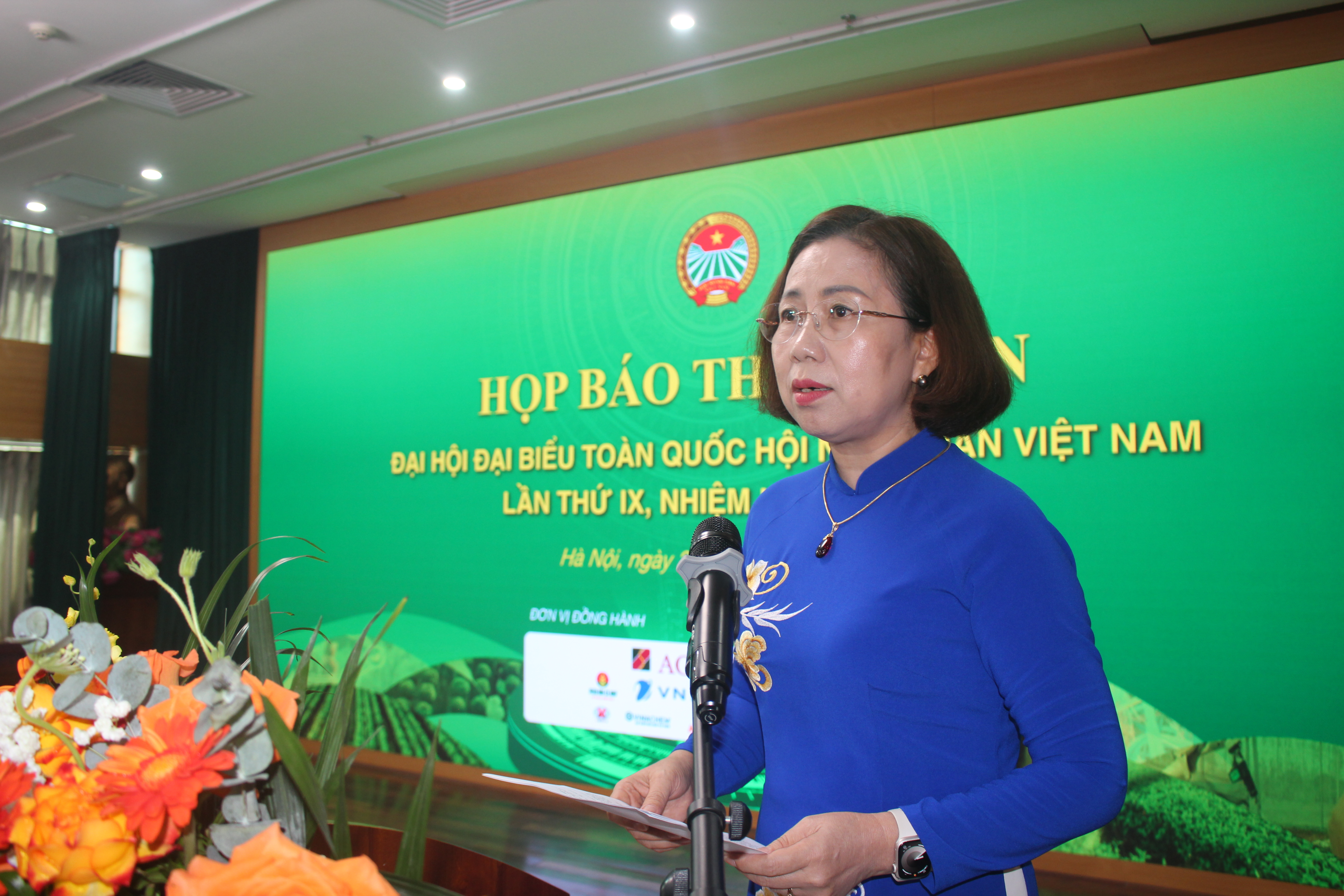 Bà Bùi Thị Thơm: 