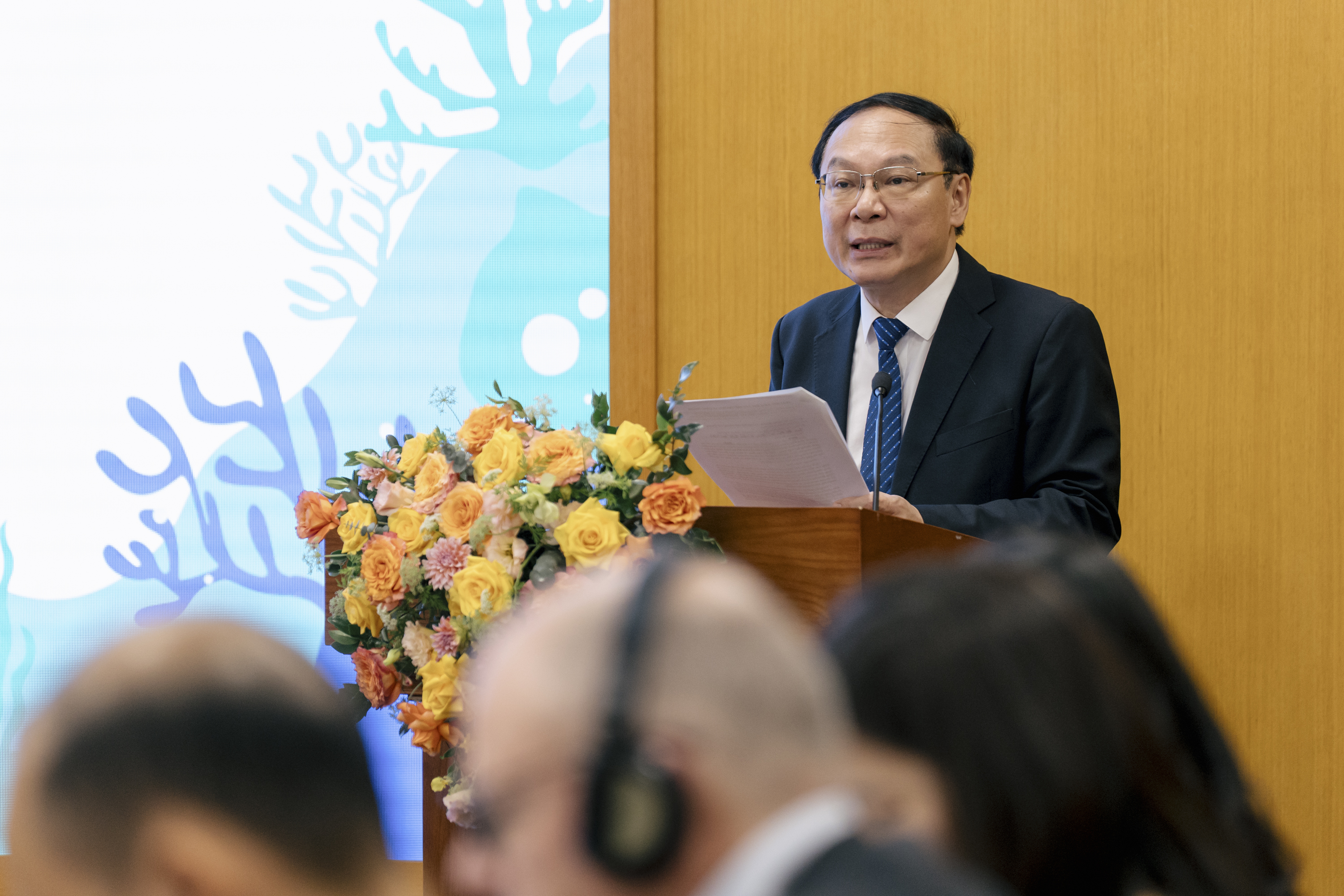 Thứ trưởng Lê Công Thành: “Đối với Việt Nam, một quốc gia ven biển, việc bảo vệ, phát triển hệ sinh thái carbon xanh dương không chỉ là yêu cầu về môi trường mà còn là định hướng chiến lược để thực hiện mục tiêu phát triển bền vững Link Trang Chủ PG88.Com Mới #2026 biển, tăng cường khả năng chống chịu khí hậu và thực hiện các cam kết quốc tế”.
