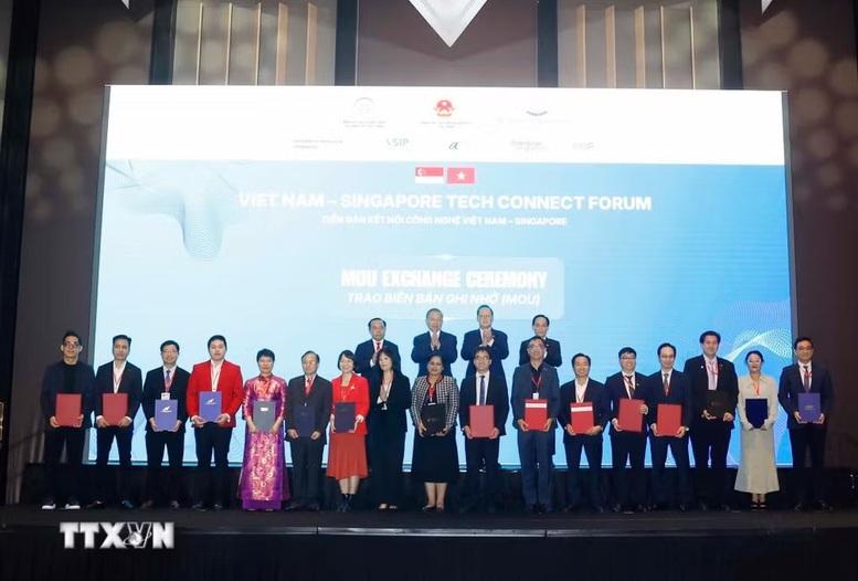 Tổng Bí thư, Chủ tịch nước Tô Lâm chứng kiến lễ trao các biên bản ghi nhớ hợp tác giữa hai nước - Ảnh: TTXVN