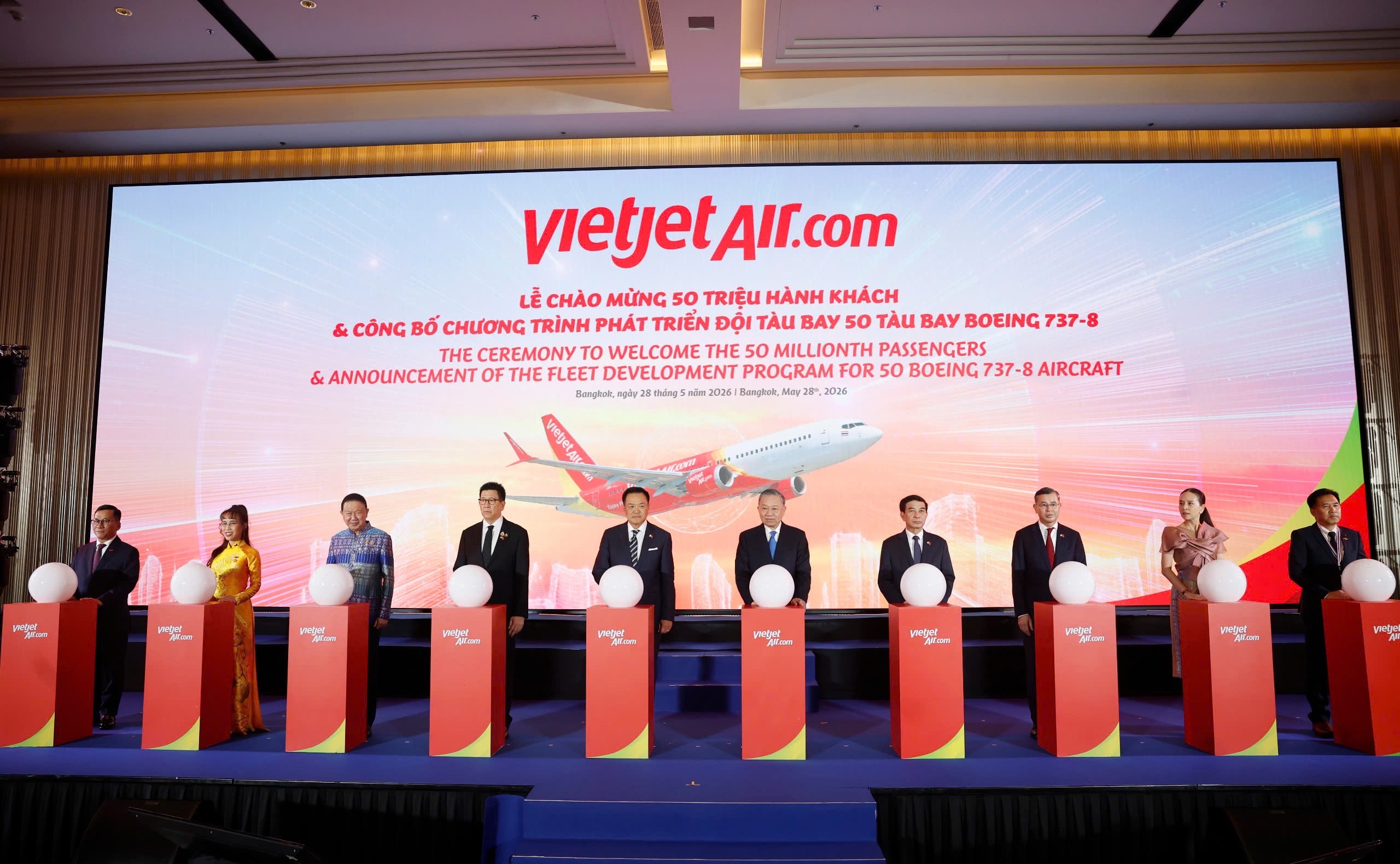 Vietjet chào mừng 50 triệu lượt khách Việt Nam - Thái Lan, phát triển đội bay Boeing thế hệ mới