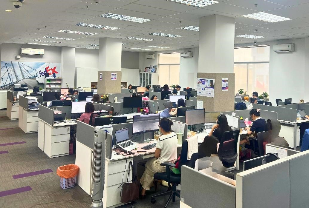Huy động thêm nguồn lực cho đội ngũ chăm sóc khách hàng của FedEx. Ảnh:&nbsp;FedEx.